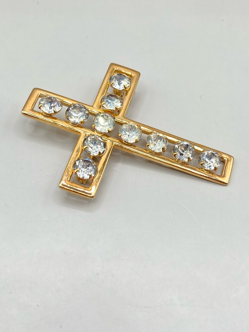 Vintage Van Dell Gold Plated Rhinestone Cross Brooch Pin - Picture 3 of 6